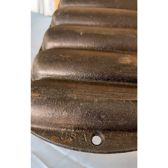Vintage Lodge Cast Iron 527C2 - 5 Stick Corn Cob Cornbread Muffin Mold Pan 1960s - Picture 7 of 12